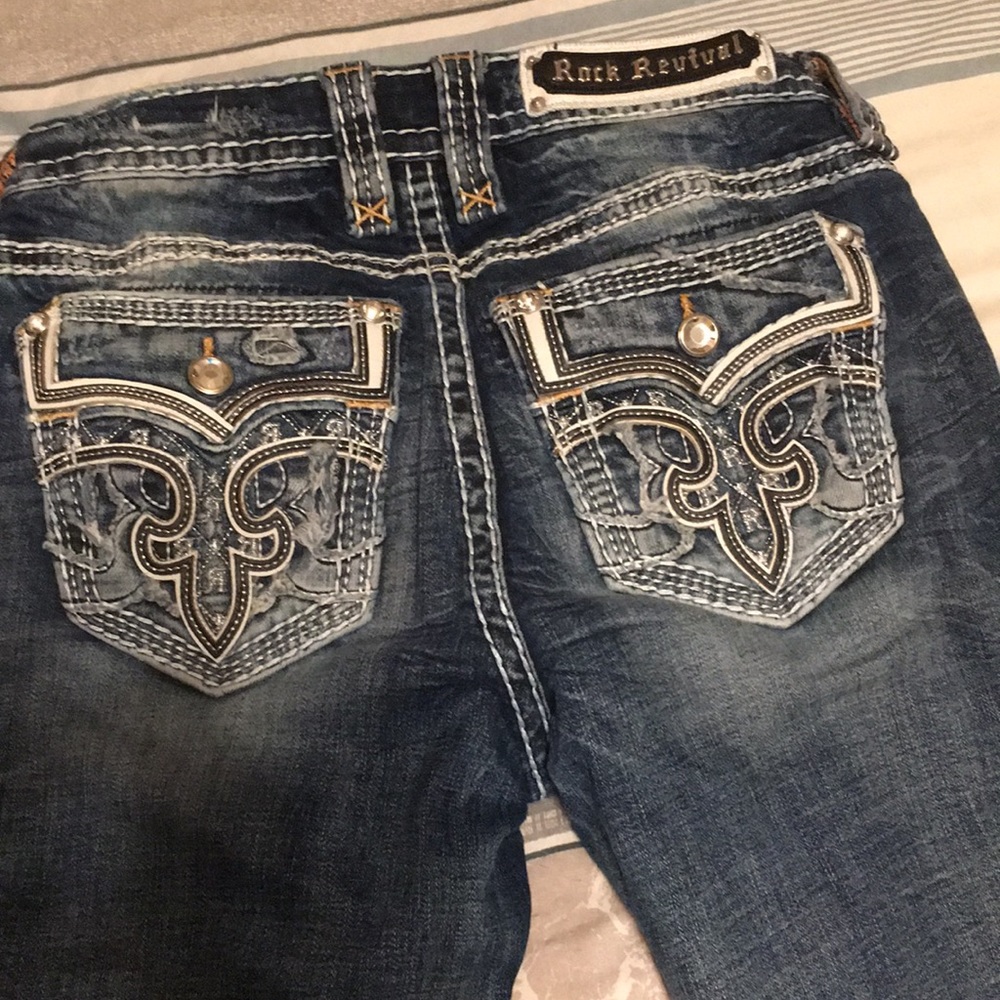 Rock Revivals size 25 wore  4 times paid 170.00 would like 90.00 look brand new